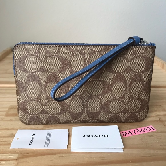 Coach large wristlet๐๐ - Picture 3 of 8